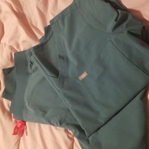 Hydrogreen Figs scrub set